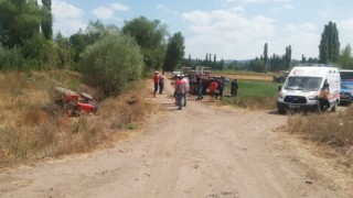 Yeşilyurtta traktör devrildi: 1 ölü, 1 yaralı