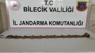 Yılan derisi üzerine yazılmış dini eser ele geçirildi