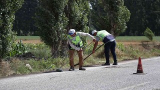 Yol temizlik çalışmaları devam ediyor