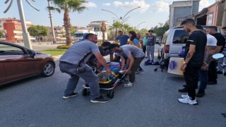 Yola çıkan yayaya çarpmamak isterken park halindeki araca girdi
