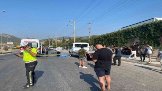Yolda bozulan aracını tamir ederken otomobilin çarptığı adam hayatını kaybetti