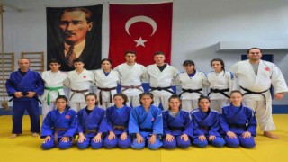 Yunusemreli judocular Sakaryada madalya hedefliyor