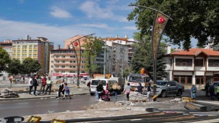 Zafer Meydanında aydınlatma çalışmaları başladı