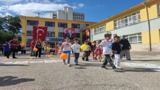 19 milyona yakın öğrenci için ilk ders zili çaldı