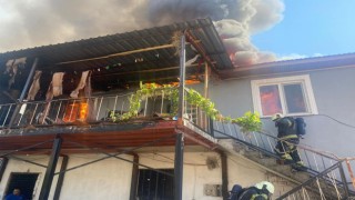 2 katlı ev alevlere teslim oldu