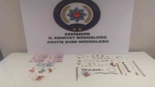 240 bin liralık ziynet eşyasını çalan 2 kişi yakalandı