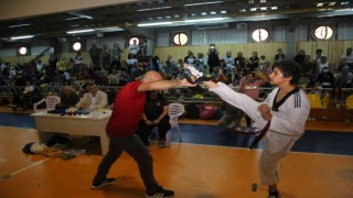 310 tekvando sporcusu kuşak atladı