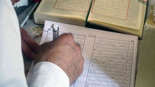 8 ayda Kuran-ı Kerimi elle yazdı