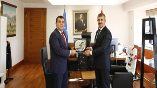 AB Başkanı ve Dışişleri Bakan Yardımcısı Kaymakçıdan ÇAKÜye tebrik