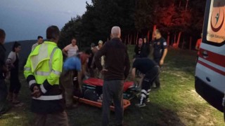 Ağaca takılan yamaç paraşütçüleri için nefes kesen kurtarma operasyonu