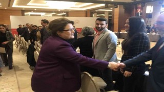 Aile ve Sosyal Hizmetler Bakanı Derya Yanık Yeni Medya Dili ve Aile Çalıştayına katıldı