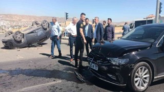 AK Parti Elazığ İl Başkanı Yıldırımın bulunduğu araç kaza yaptı