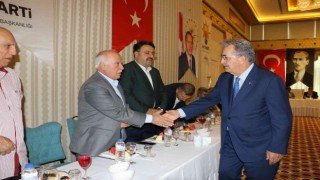 AK Parti heyeti Diyarbakırda STK temsilcileri ve kanaat önderleriyle buluştu