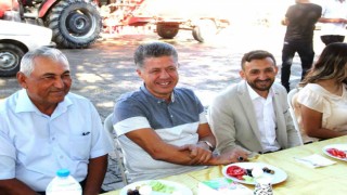 AK Partili Özkan Sarıgölde esnafla buluştu