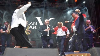 Alaşehir Üzüm Festivalinde Volkan Konak sahne aldı