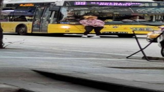 Alkollü kadın trafiği birbirine kattı