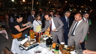 Altınovalı heyet KKTCde Tatlısu Harnup Festivaline katıldı