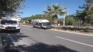 Ambulans park halindeki araca çarptı, sürücü ölümden saniyelerle kurtuldu
