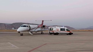 Ambulans uçak 3 kişiyi Ankara ve Antalyaya taşıdı