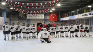 Antalyanın tek buz hokeyi takımı sezona hazırlanıyor