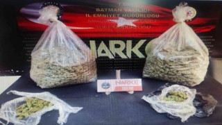 Aracından 4 kilo 440 gram uyuşturucu çıkan sürücü kıskıvrak yakalandı