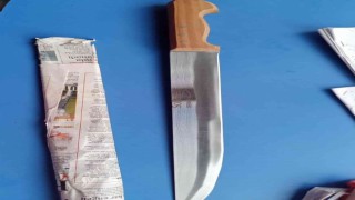 Arama yapılan şahsın üzerinden 55 cm bıçak çıktı