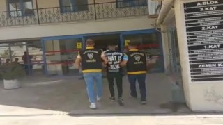 Arka kapıdan girdi, 300 binlik motosikletle ön kapıdan çıkıp gitti