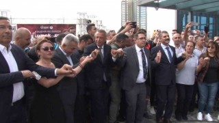 Ataşehir Belediyesi çalışanları yüzde 110luk zammı başkanla halay çekerek kutladı