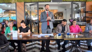 Avukat Aytek Canbek, meslektaşlarıyla bir araya geldi