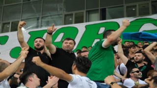 Aytekin Şenlikoğlu taraftarlarla birlikte maçı izledi