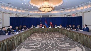 Azerbaycan ve Ermenistan dışişleri bakanları New Yorkta bir araya geldi