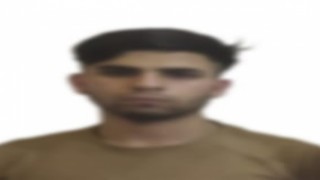 Bağcılarda 3 hırsız takip ettikleri kişileri böyle gasp etti