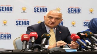 Bakan Ersoy: “Türkiyeye fazla turist geleceği gibi beklentileri gerçekçi bulmuyorum”