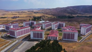 Bakan Kasapoğlu: Çam ağaçlarının arasında yükselen bir yaşam merkezi