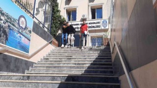 Bakırköyde 2 hırsız çaldıkları otomobilde yakalandı