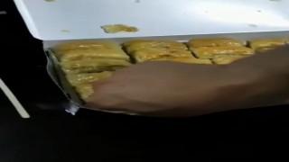 Baklava arasında uyuşturucu sevkiyatına polis darbesi