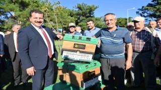 Balıkesir Büyükşehirden üreticiye 3 bin kovan desteği