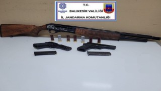 Balıkesirde jandarmadan asayiş ve uyuşturucu operasyonu