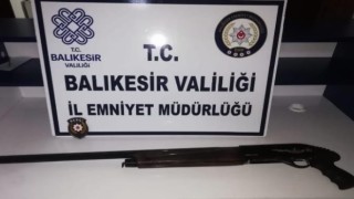 Balıkesirde polis 85 aranan şahsı gözaltına aldı