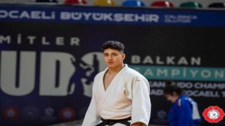 Balkan şampiyonu Mikail Zaloğlu oldu