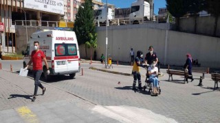 Bariyere çarpan otomobildeki 2 kişi yaralandı