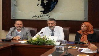 Başak Cengizin ailesi 10 kız öğrenciye burs verecek