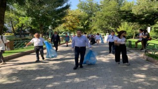 Başkan Ataç, vatandaşlar birlikte çöp topladı