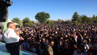 Başkan Büyükkılıç, binlerce genç ve ailesinin coşkusuna ortak oldu