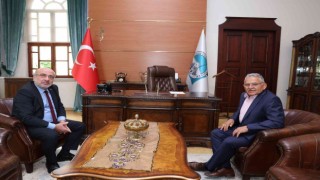Başkan Büyükkılıç, ERÜ ve KAYÜ rektörleri ile bir araya geldi