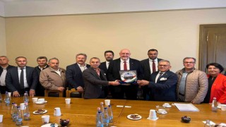 Başkan Büyükkılıç, Macaristan Parlamento Binasını gezdi