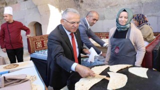 Başkan Büyükkılıç, Tarihi Sultanhanında Bünyanlı muhtarlarla buluştu