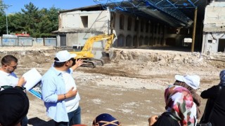 Başkan Çakın eski belediye binasının yerine yapılacak projeler hakkında bilgi verdi