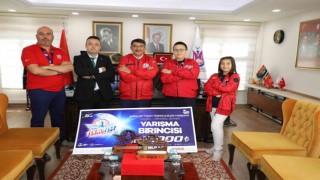 Başkan Çelik TEKNOFESTin şampiyonlarını altınla ödüllendirdi