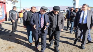 Başkan Demirden hayvan pazarına ziyaret